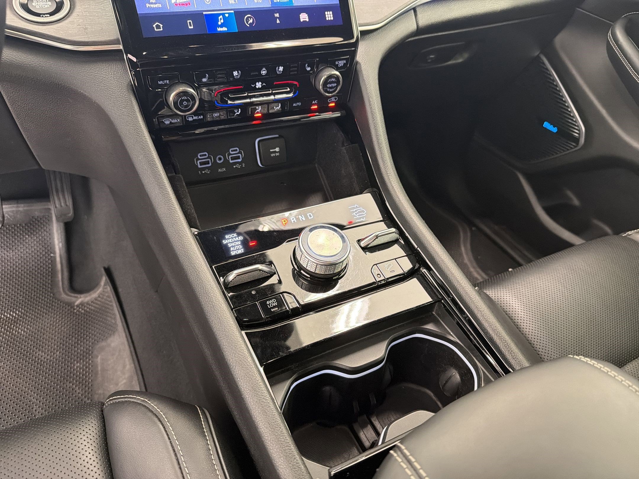 Used 2022 Jeep Grand Cherokee L Overland w/ Luxury Tech Group IV image 24