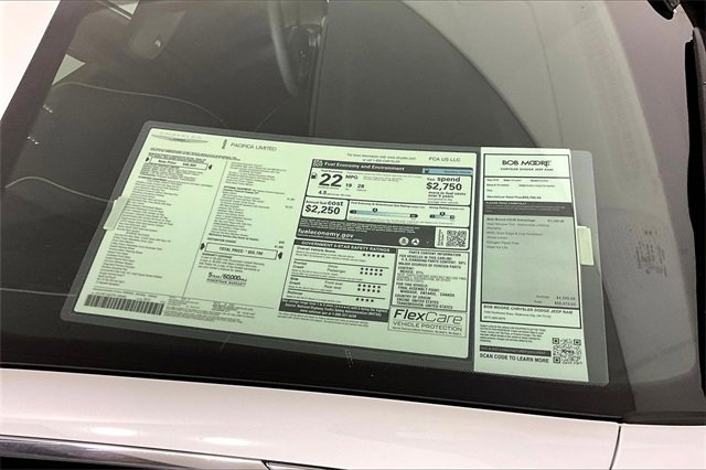 New 2026 Chrysler Pacifica Limited image 14