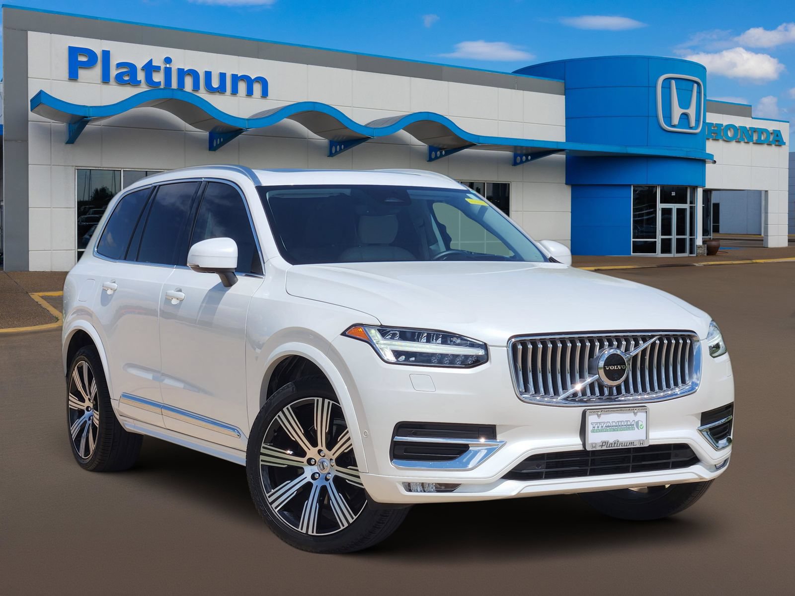 Used 2023 Volvo XC90 B6 Ultimate w/ Protection Package Premier AWD/4WD image 1