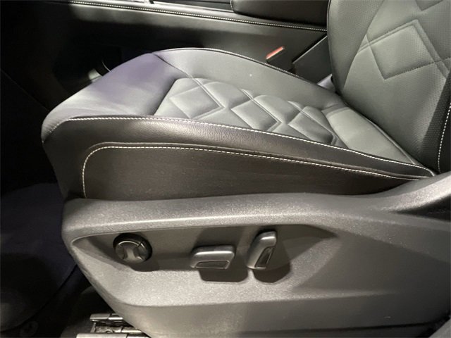 Used 2025 Volkswagen Atlas SE image 18