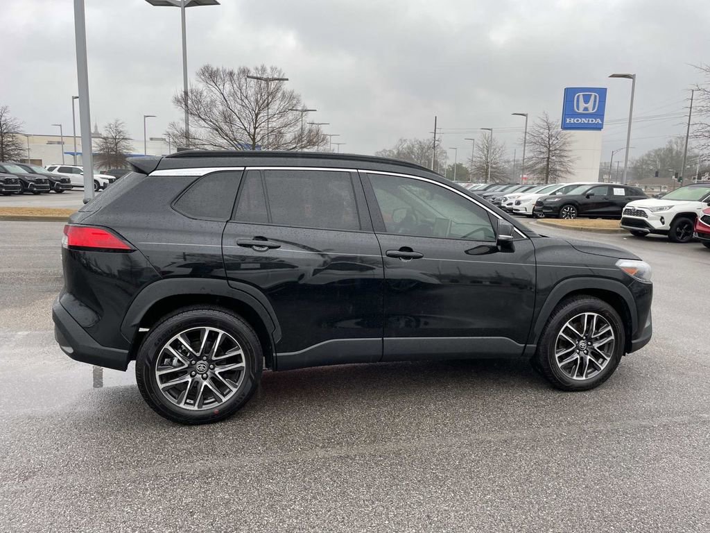 Used 2026 Toyota Corolla Cross XLE w/ Convenience Package image 2