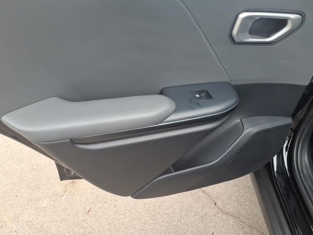 Used 2025 Kia K4 LXS image 10