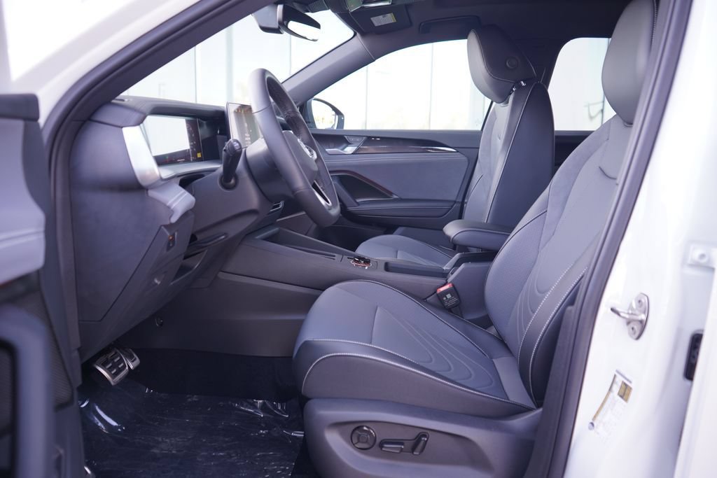 New 2026 Volkswagen Tiguan SE R-Line AWD/4WD image 6