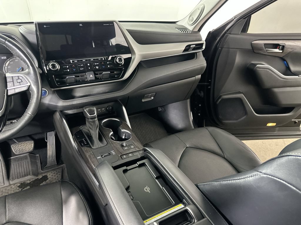 Used 2022 Toyota Highlander Platinum FWD image 22