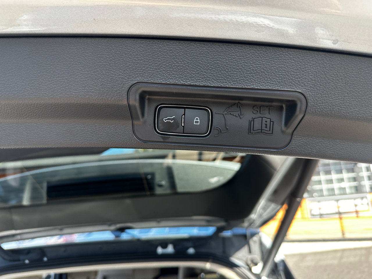 Used 2022 Ford Explorer 4WD image 25