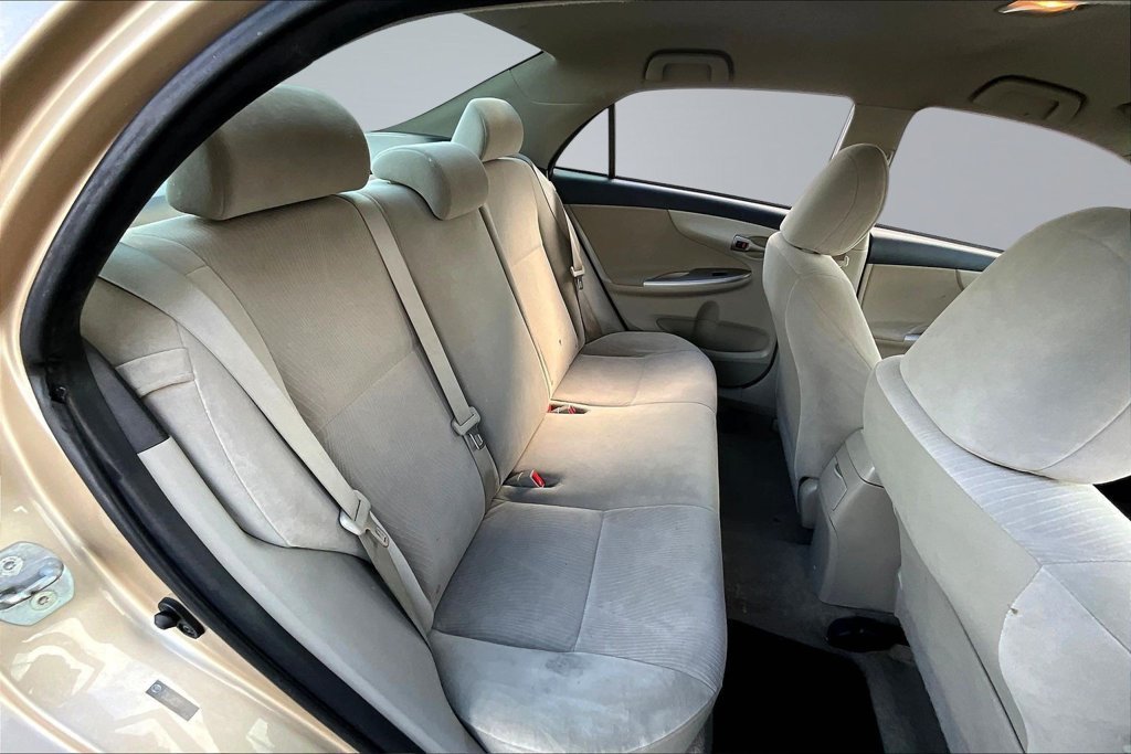 Used 2011 Toyota Corolla LE FWD image 25