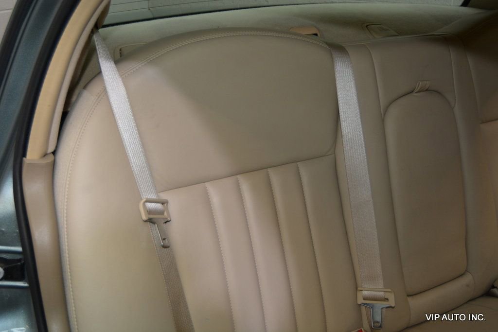 Used 2006 Lincoln Town Car Signature image 25