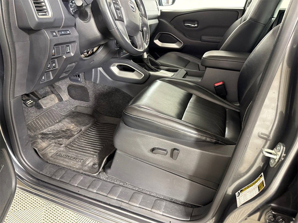 Used 2022 Nissan Frontier SV w/ SV Premium Package image 10