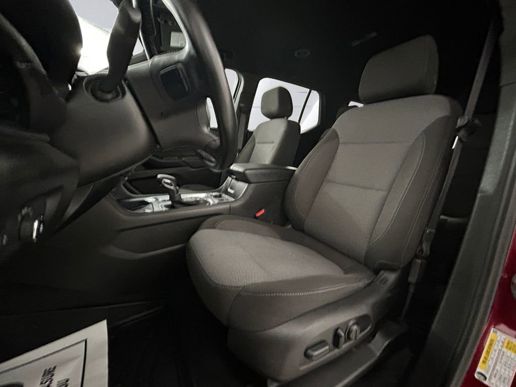 Used 2023 Chevrolet Traverse LT image 8