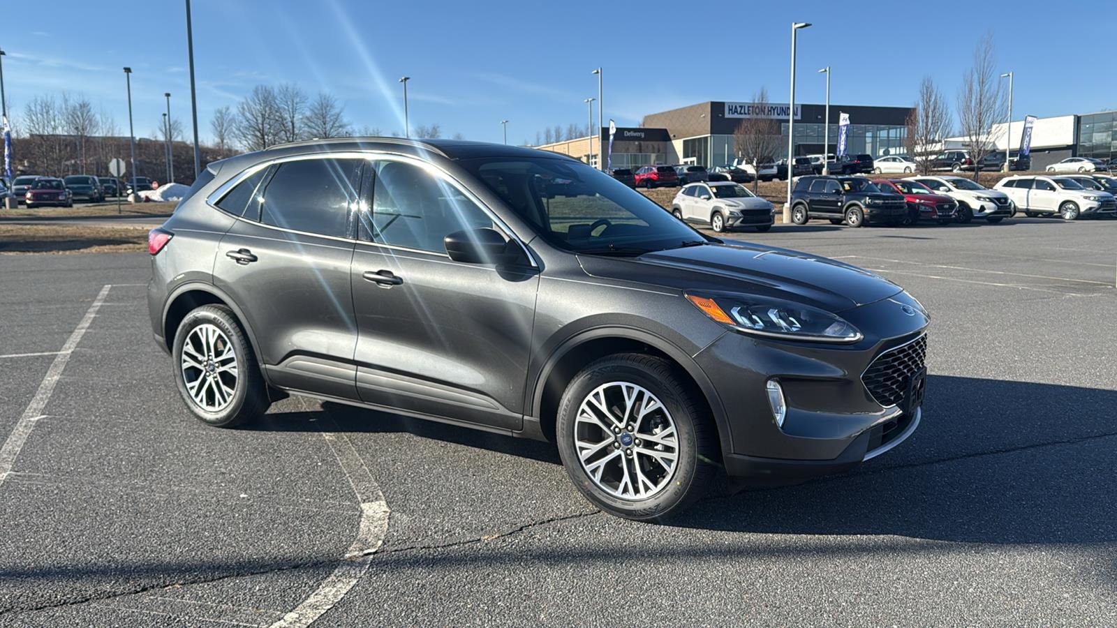 Used 2020 Ford Escape SEL image 2