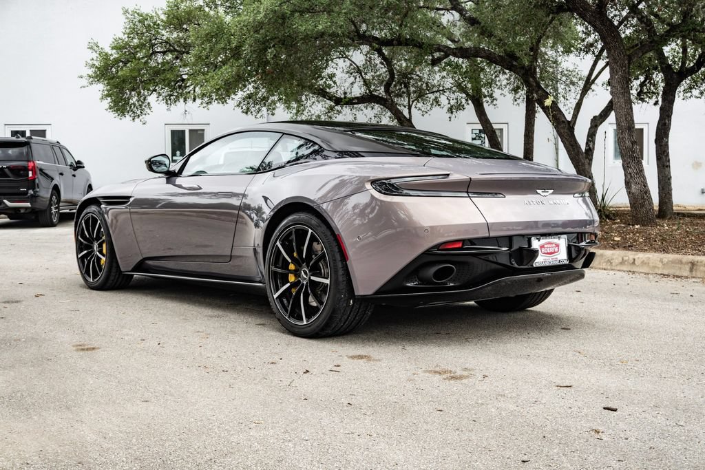Used 2023 Aston Martin DB11 Coupe RWD image 7