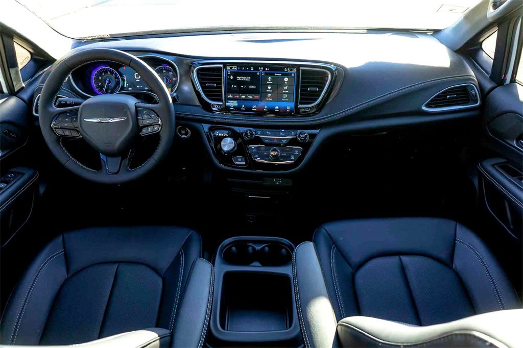 New 2026 Chrysler Pacifica Select w/ S Appearance Package image 21