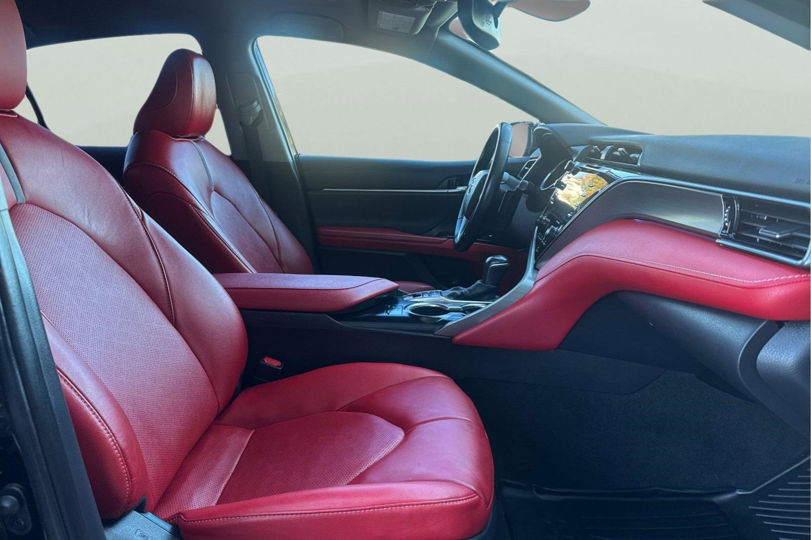 Used 2020 Toyota Camry XSE image 19