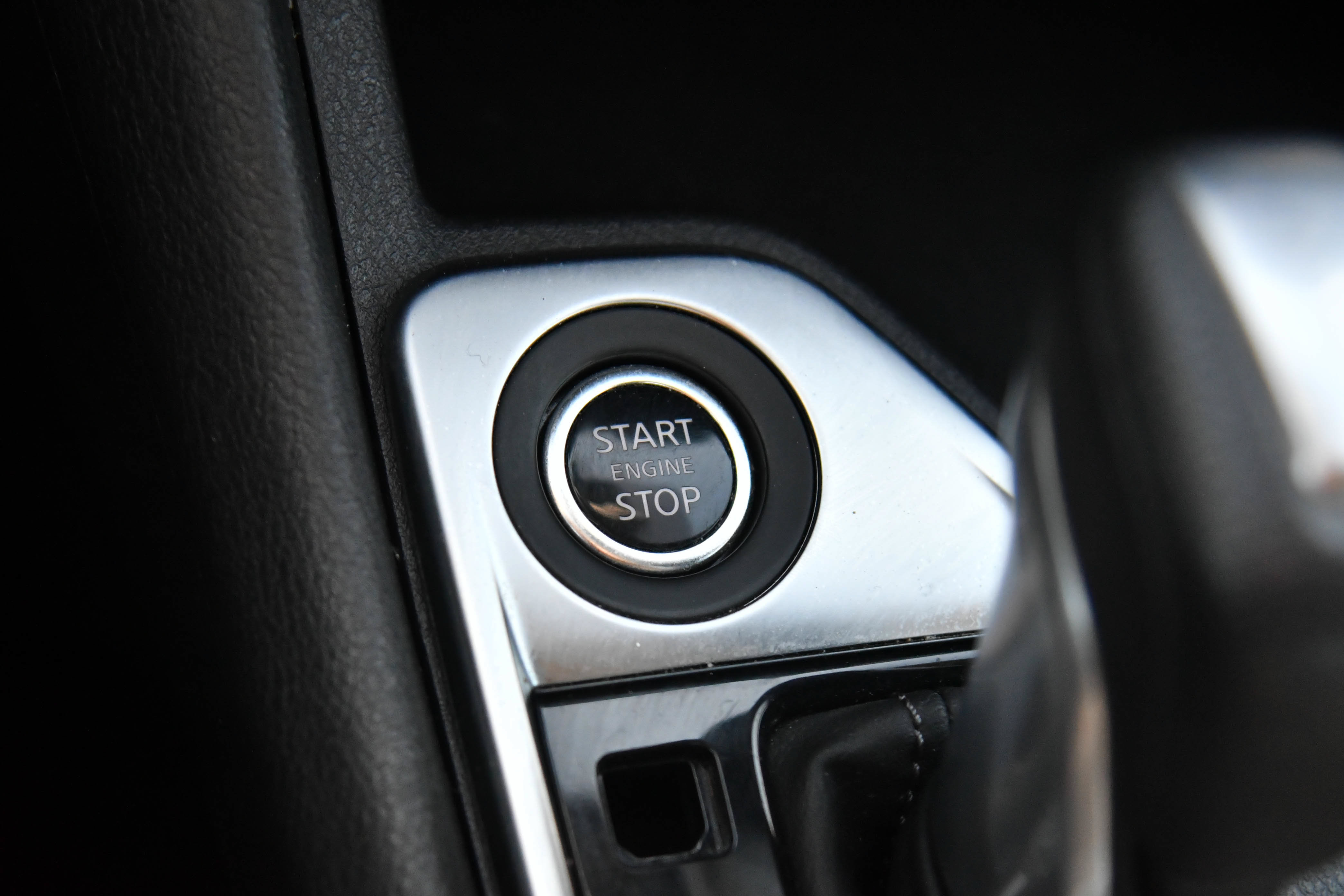 Used 2025 Nissan Sentra SV FWD image 24
