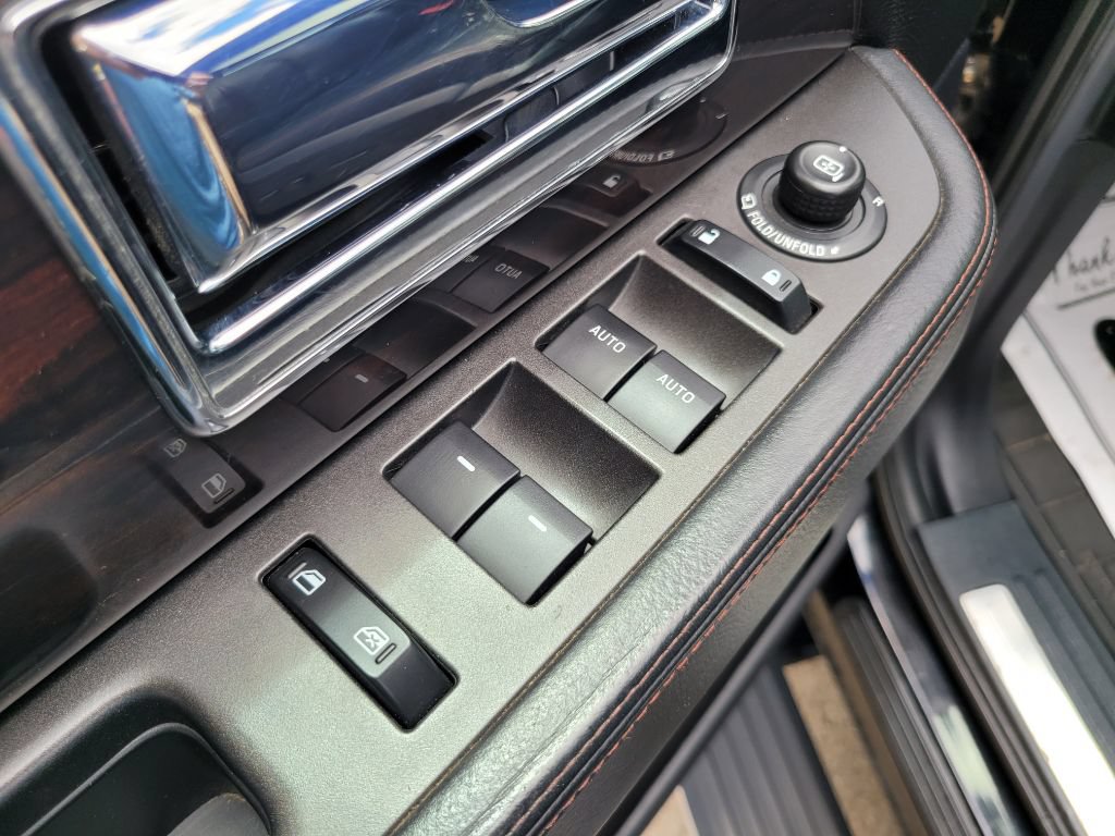 Used 2017 Lincoln Navigator Reserve AWD/4WD image 19