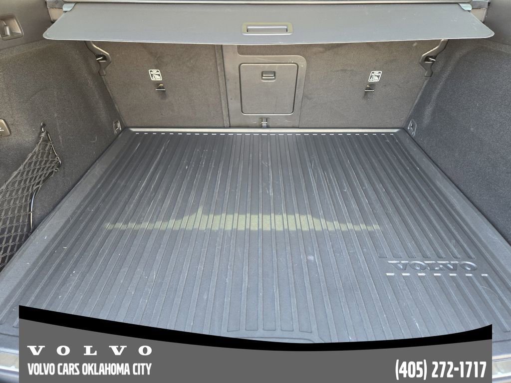 Certified 2024 Volvo XC60 B5 Ultimate w/ Protection Package Premier image 31