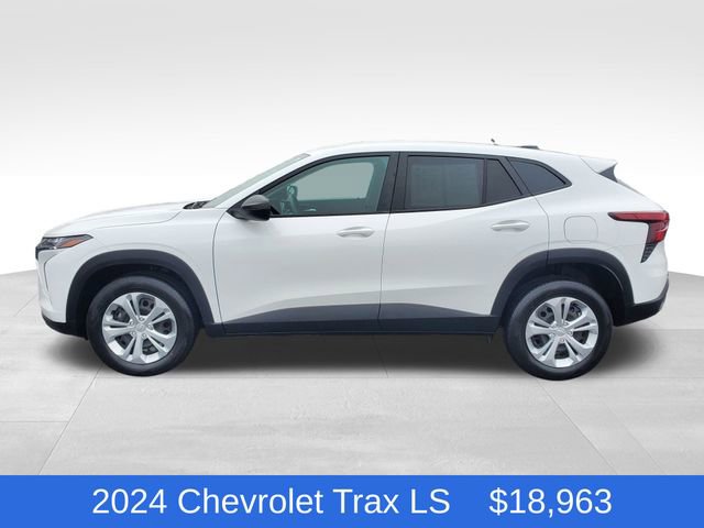 Certified 2024 Chevrolet Trax LS w/ Driver Confidence Package image 2