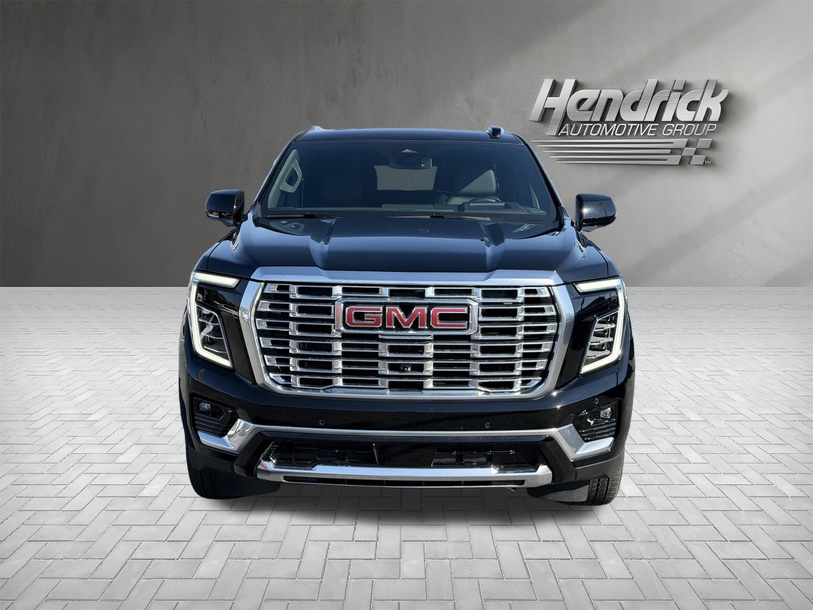 Used 2026 GMC Yukon Denali w/ Sun & Power Step Package AWD/4WD image 3