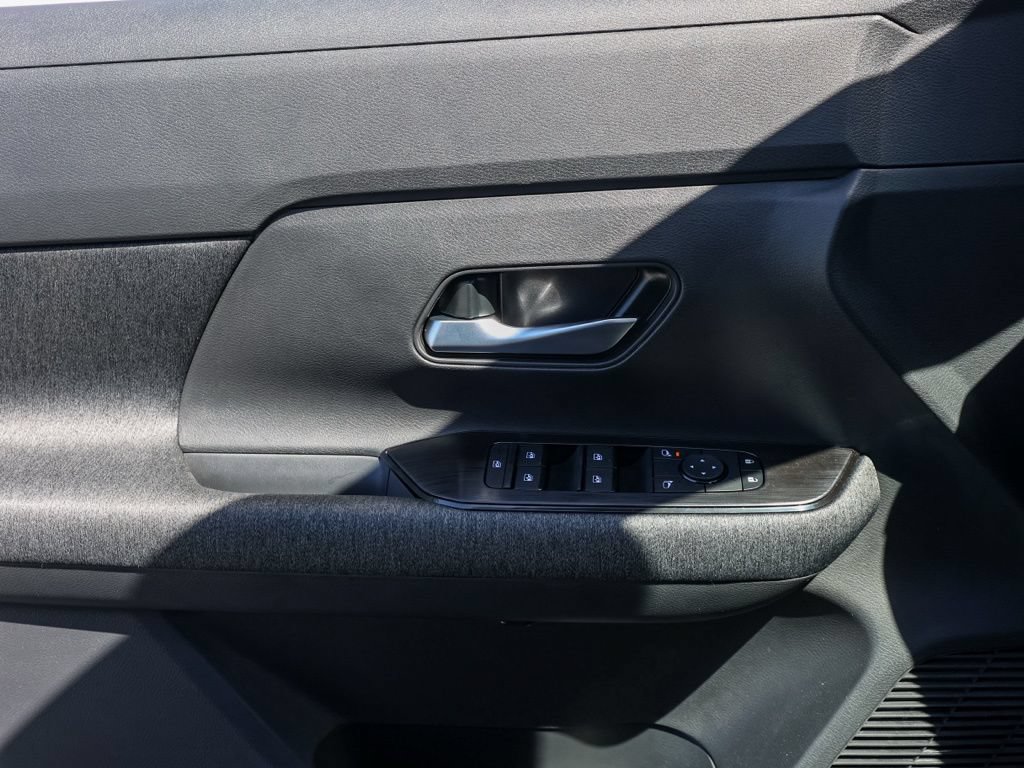 New 2026 Nissan Kicks SV w/ SV Premium Package FWD image 24