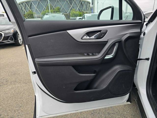 Used 2025 Chevrolet Blazer LT AWD/4WD image 18
