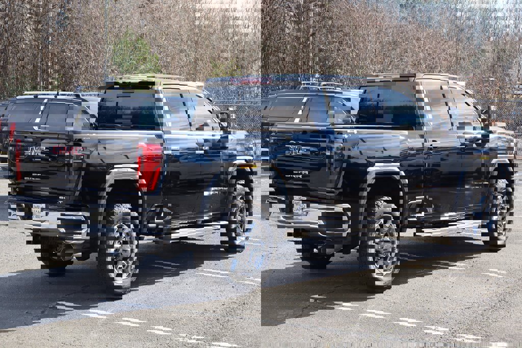 New 2025 GMC Sierra 2500 SLT w/ SLT Convenience Package image 7