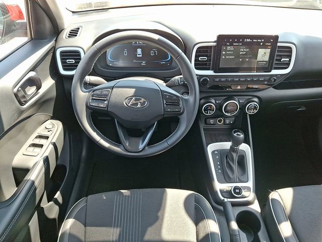 Certified 2024 Hyundai Venue Limited FWD image 11