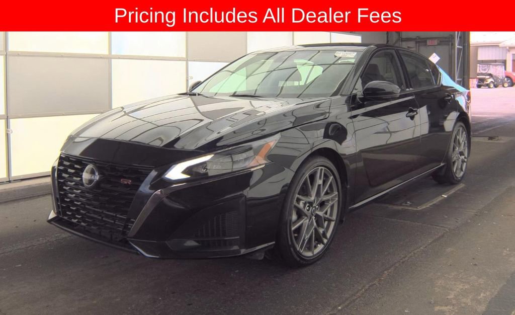 Certified 2024 Nissan Altima 2.0 SR FWD image 1