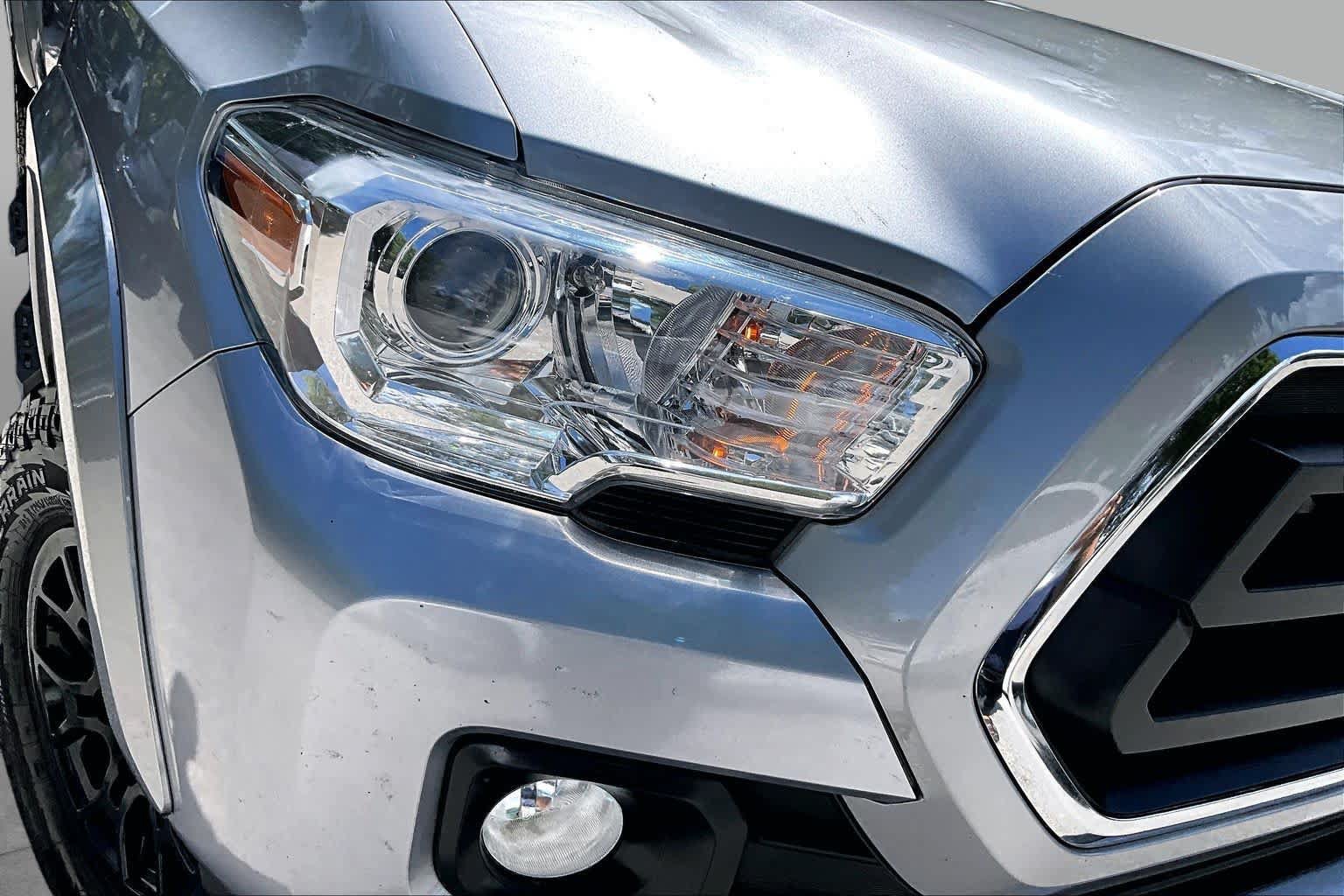 Used 2021 Toyota Tacoma SR5 RWD image 28