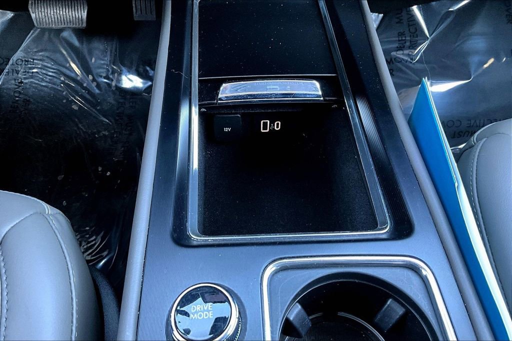 Used 2025 Lincoln Corsair Premiere image 18