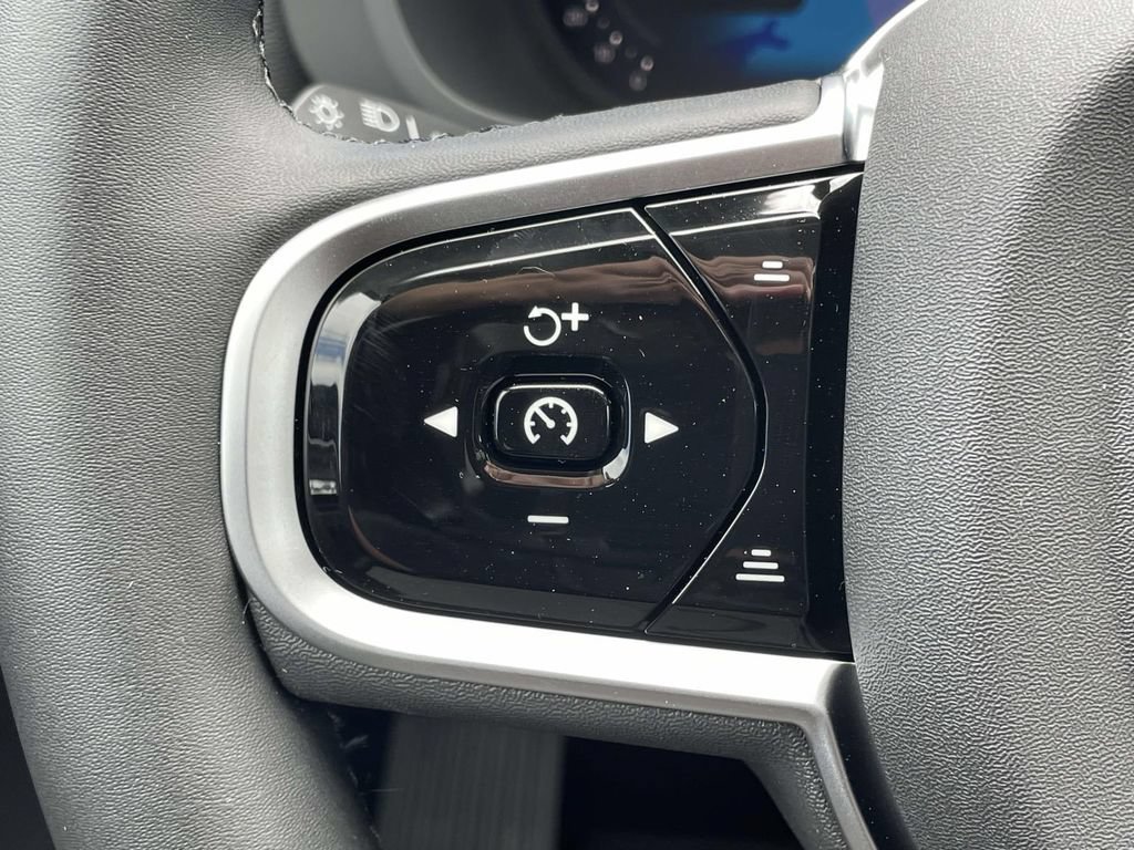 New 2026 Volvo XC60 B5 Plus w/ Protection Package Premier AWD/4WD image 10