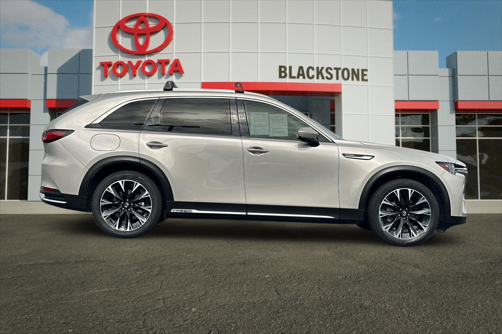Used 2024 MAZDA CX-90 Plug-In Hybrid w/ Premium Pkg AWD/4WD image 2