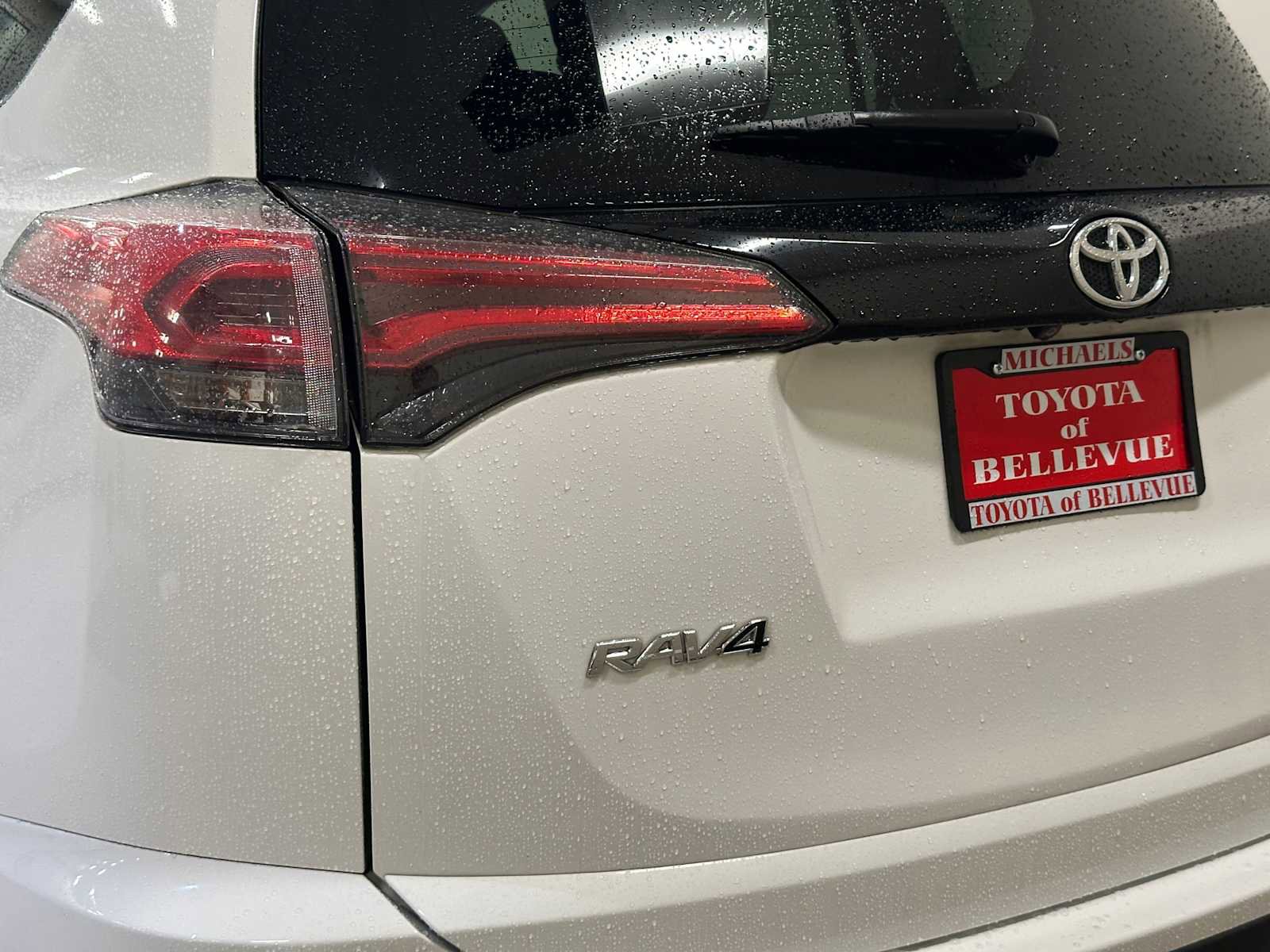 Used 2017 Toyota RAV4 SE w/ Advanced Technology Package image 9