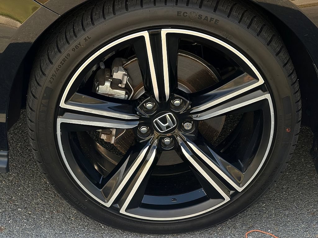 Used 2023 Honda Accord Sport image 9