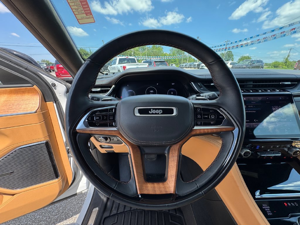 Used 2022 Jeep Grand Cherokee L Summit w/ Advanced Protech Group IV AWD/4WD image 21