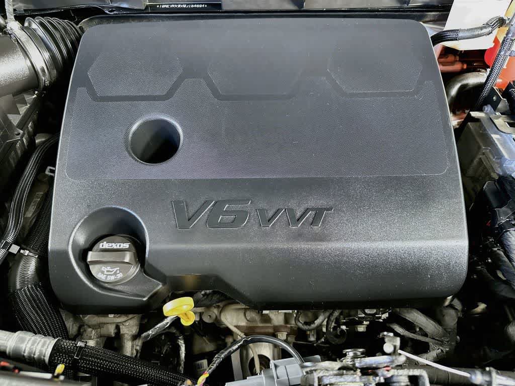 Used 2021 Chevrolet Traverse Premier w/ Redline Edition AWD/4WD image 9