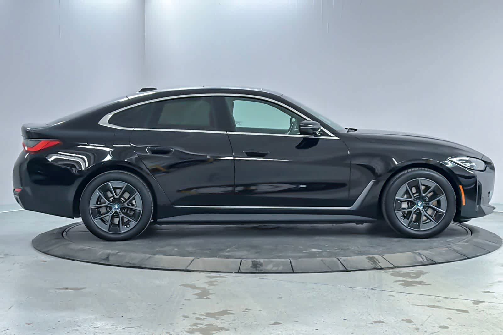 Used 2023 BMW i4 eDrive35 w/ Premium Package RWD image 8