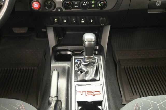 Used 2017 Toyota Tacoma TRD Sport AWD/4WD image 22
