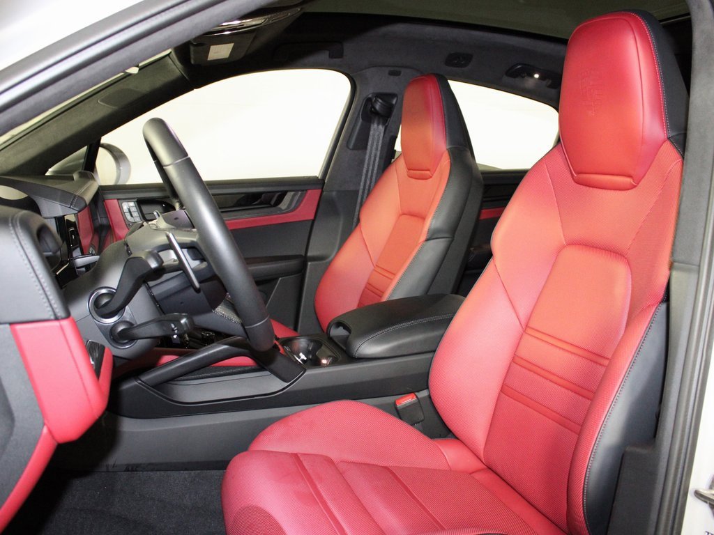 Used 2025 Porsche Cayenne GTS image 5
