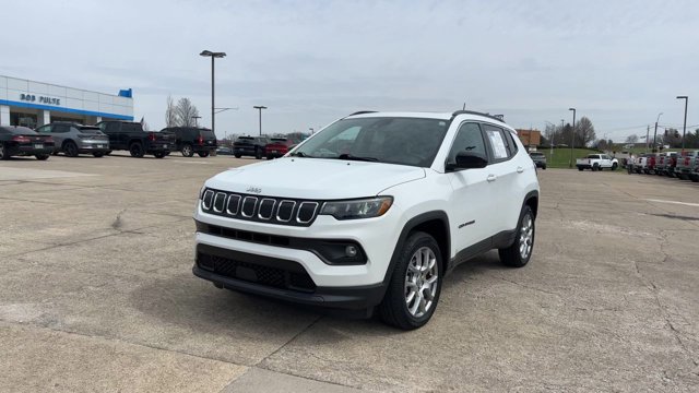 Used 2022 Jeep Compass Latitude w/ Sun and Sound Group image 4