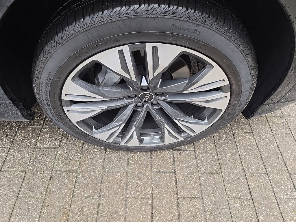 Used 2025 Audi Q8 Premium Plus image 11