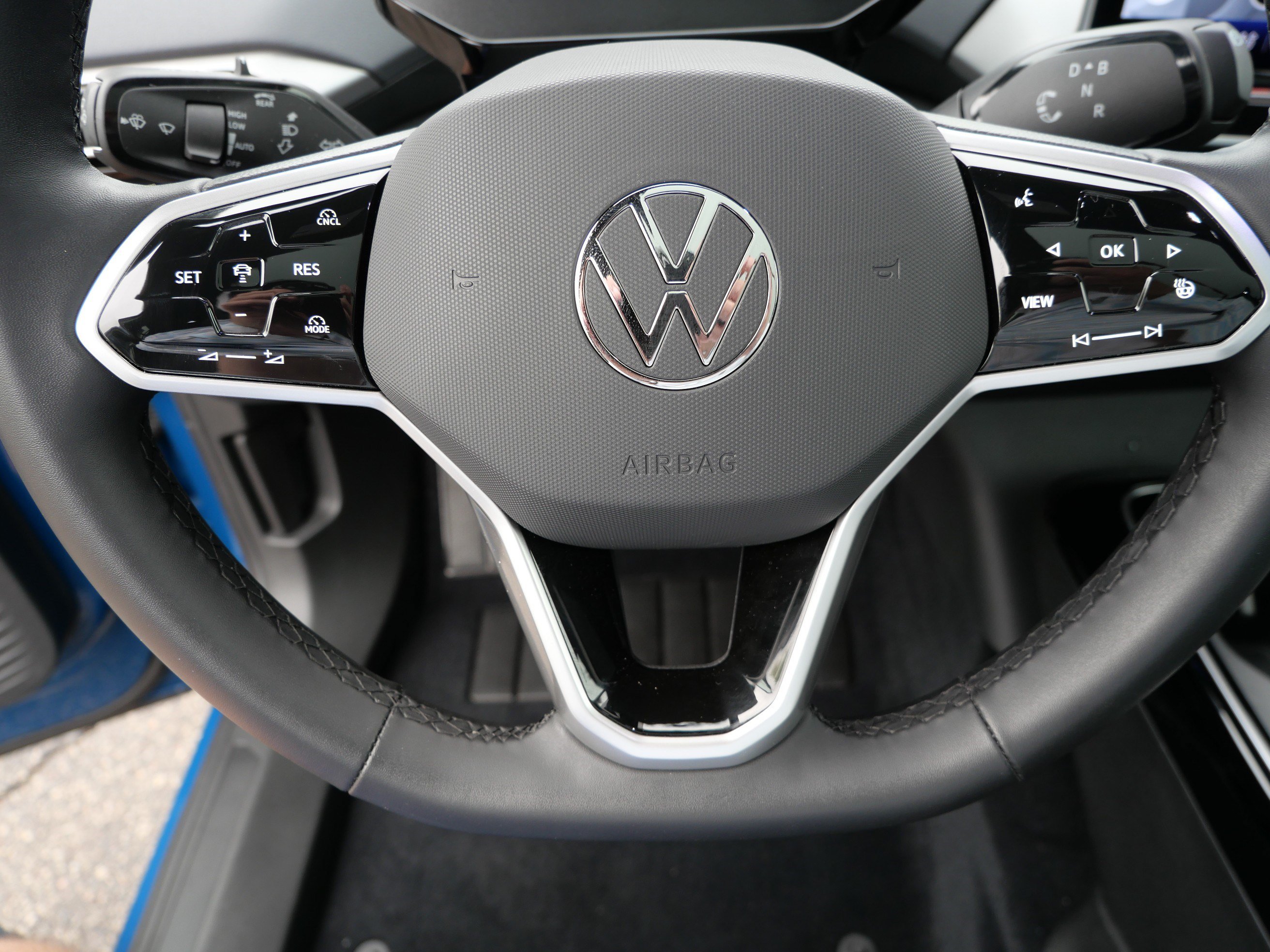 Used 2025 Volkswagen ID.4 Pro S w/ ID.4 Black Package AWD/4WD image 25