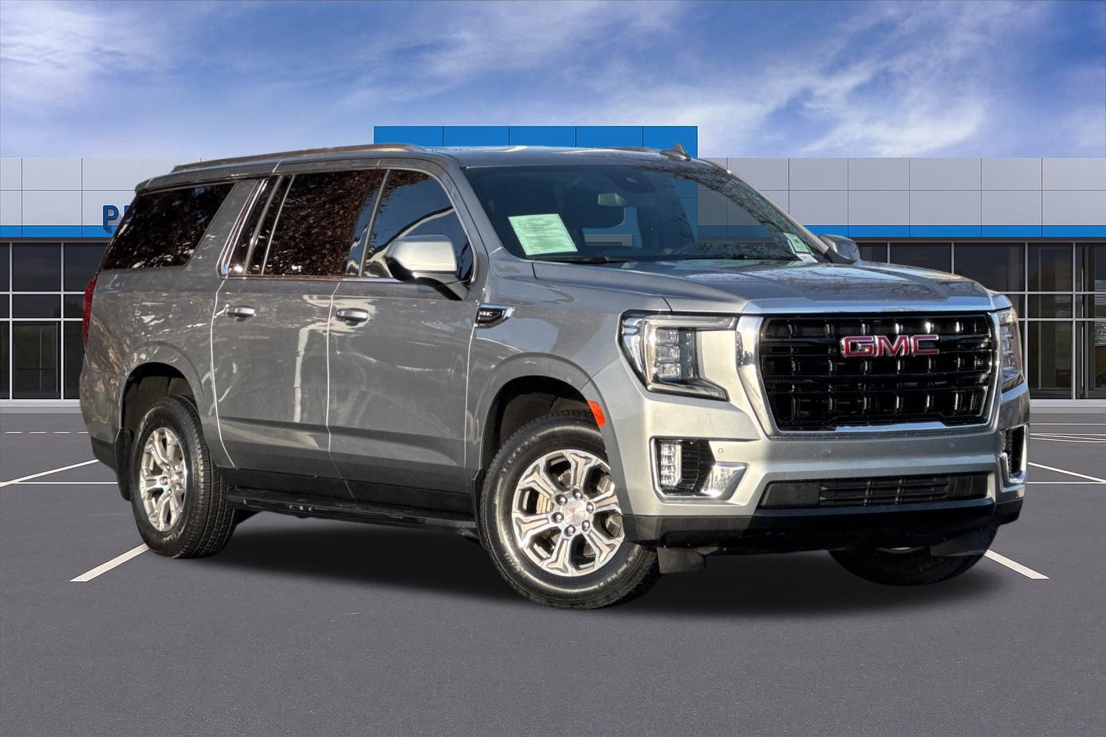 Certified 2023 GMC Yukon XL SLE w/ Gmc Pro Safety Plus Package image 2