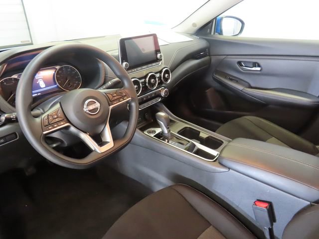 Used 2025 Nissan Sentra SV FWD image 4