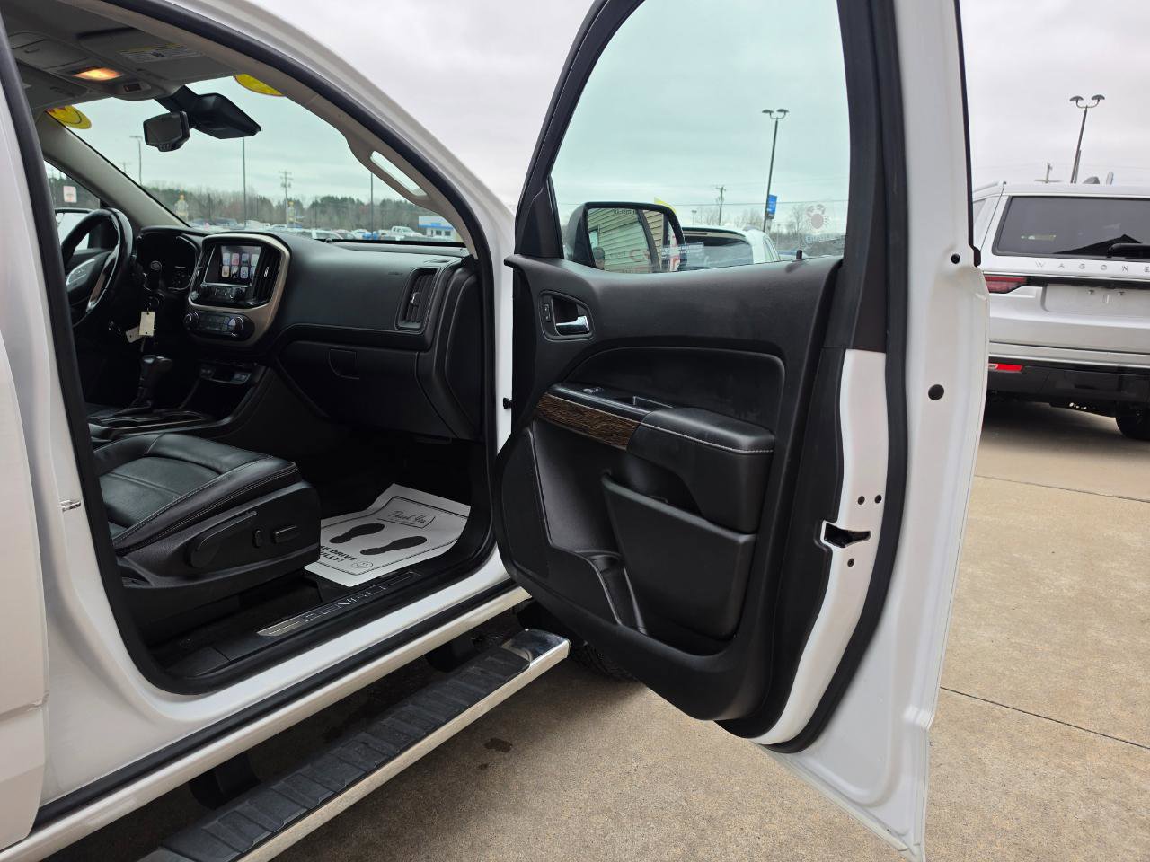 Used 2017 GMC Canyon Denali image 15