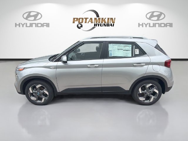 New 2026 Hyundai Venue SEL FWD image 8