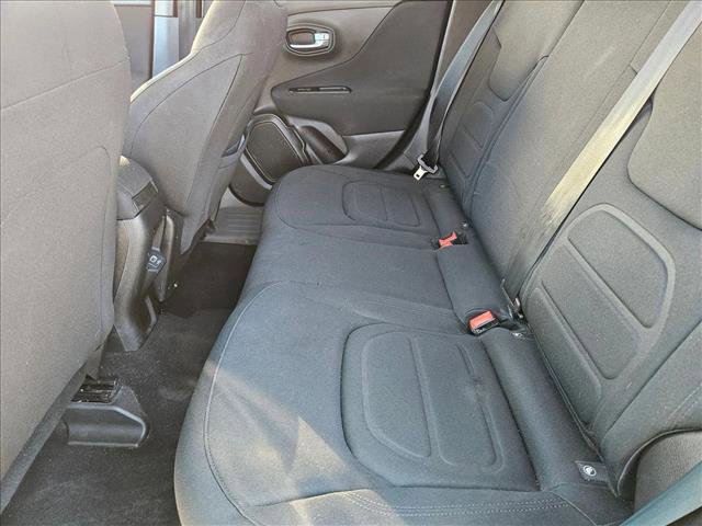 Used 2019 Jeep Renegade Latitude image 17