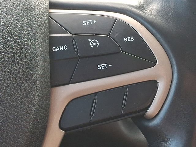Used 2018 Jeep Cherokee Limited AWD/4WD image 23