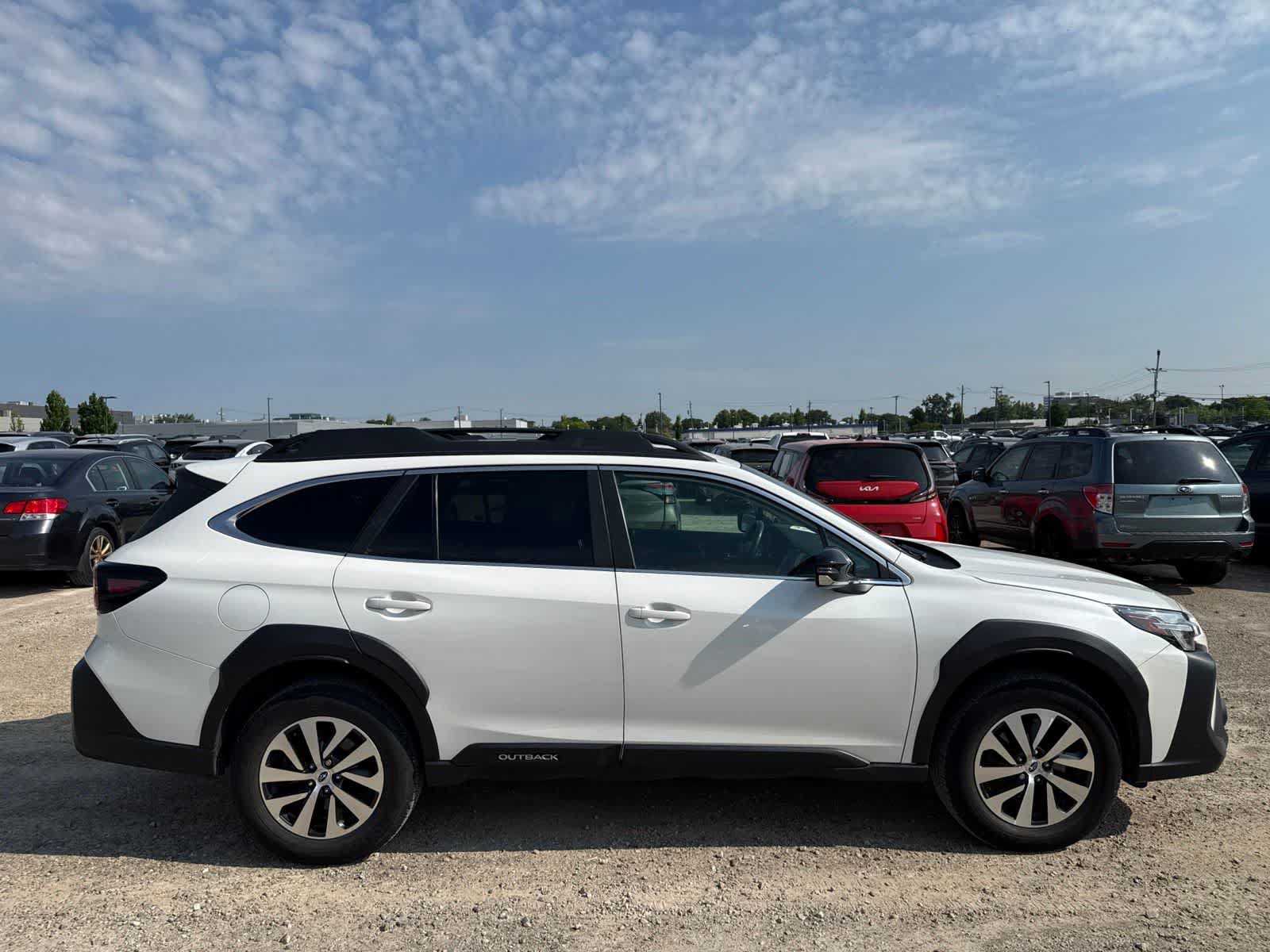 Used 2024 Subaru Outback Premium AWD/4WD image 9