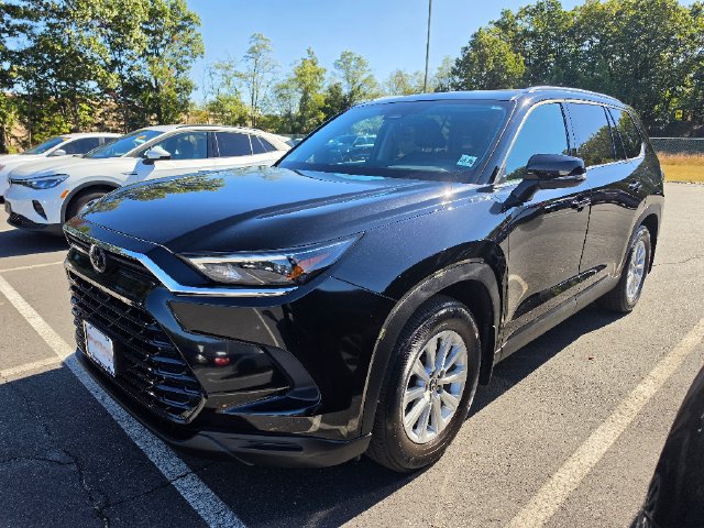 Used 2024 Toyota Grand Highlander AWD image 3