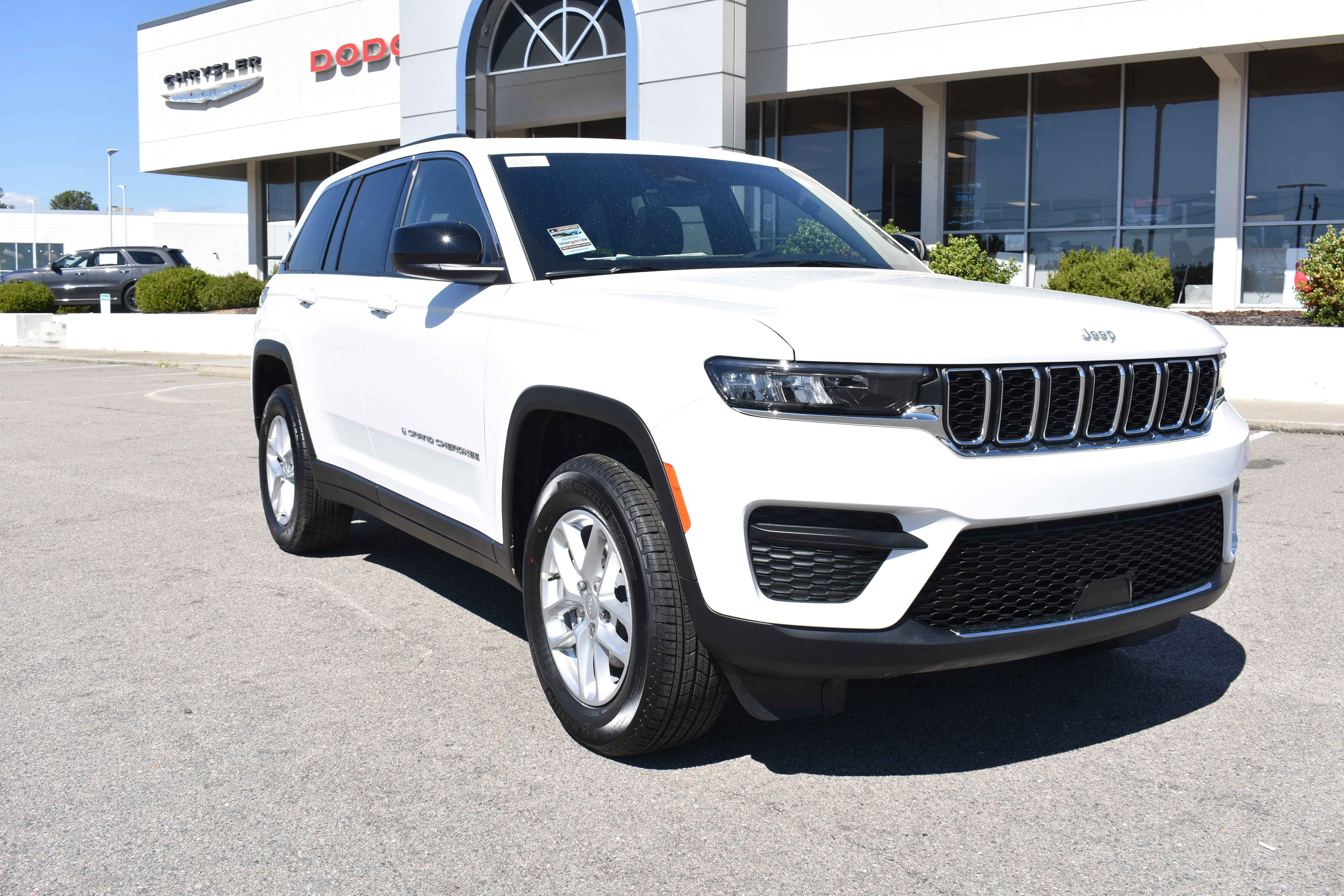 New 2026 Jeep Grand Cherokee Laredo X image 3